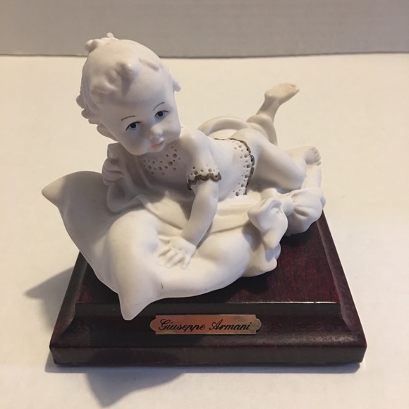 Other - Giuseppe Armani baby figure